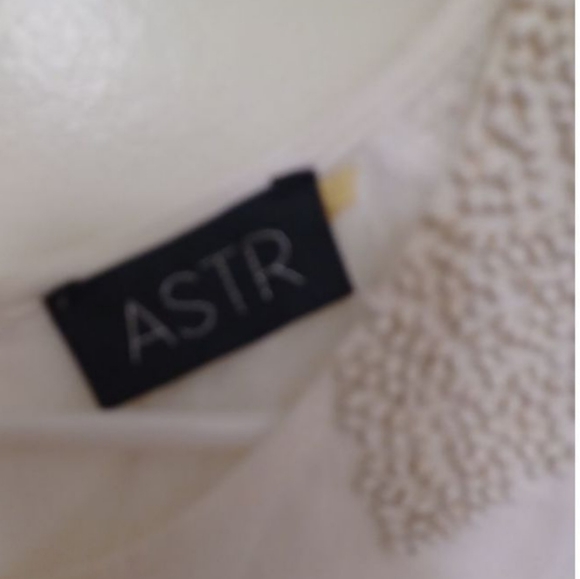 Astr White Blouse with beaded shoulders and open sides - Picture 5 of 10